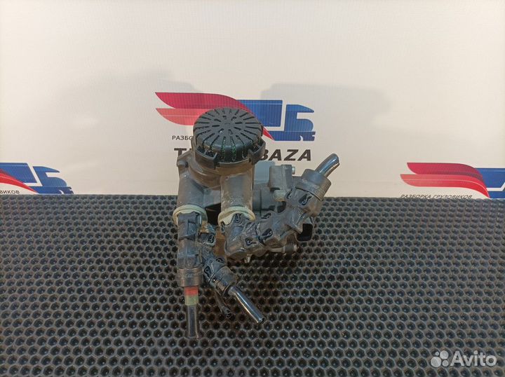 Кран управления тормозами прицепа