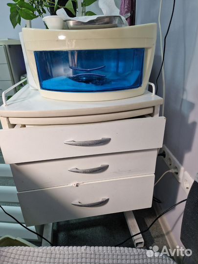 Стол маникюрный,тумба,гель-лак