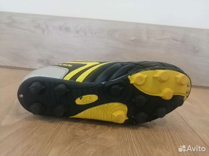 Футбольные бутсы