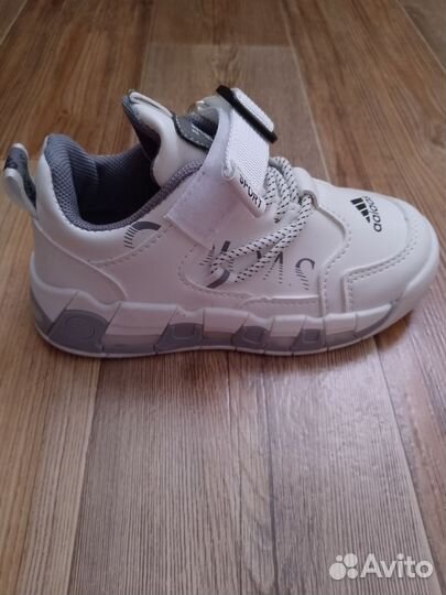 Кроссовки детские