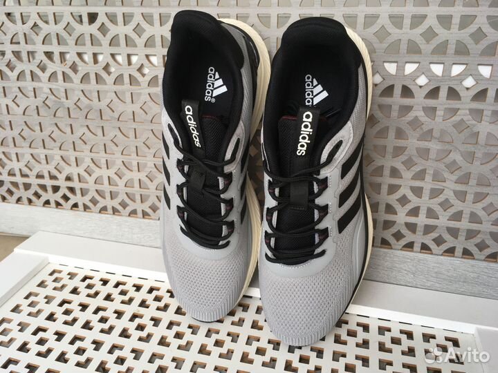 Кроссовки Adidas 45 (28,5 см по стельке)