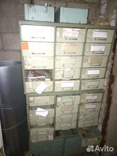 Металлический сундук