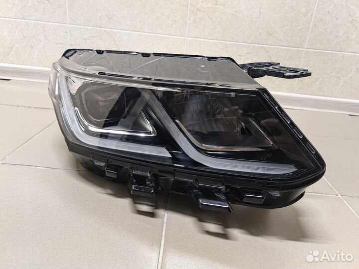 Фара правая Geely Coolray