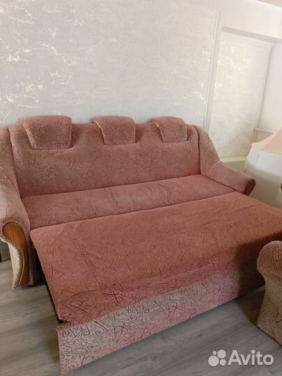 Диван раскладной с двумя креслами бу