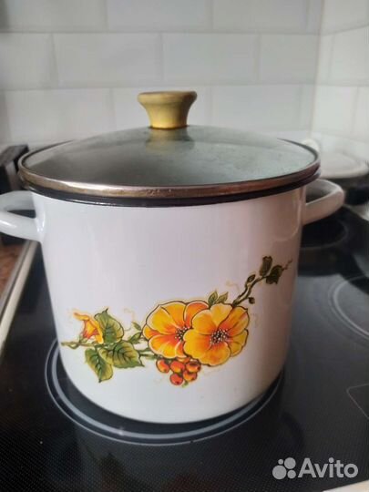 Кастрюля эмалированная