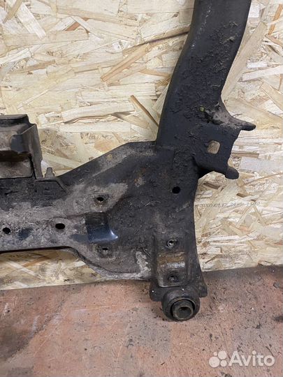 Подрамник Передний KIA Carnival 2 VQ