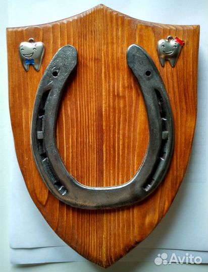 Украшение талисман зубного кабинета - подкова