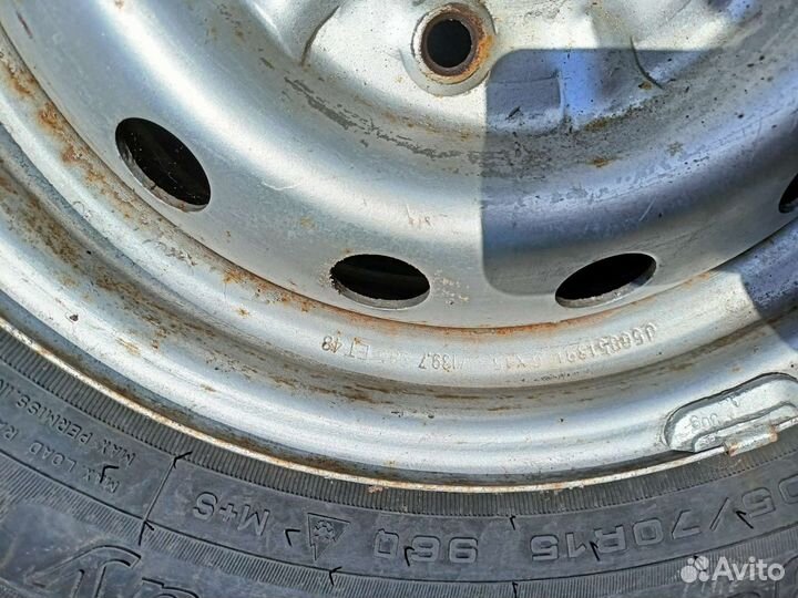 Колеса на Chevrolet Niva r15 зимние 2шт