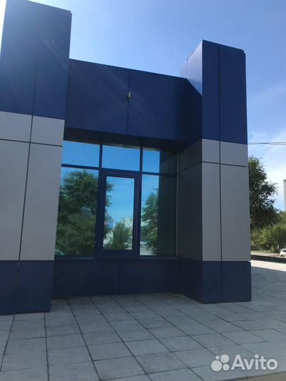 Тамбурные двери в магазин