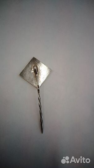 Значок серебро