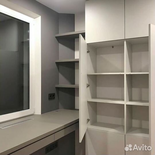 Рабочая зона у окна