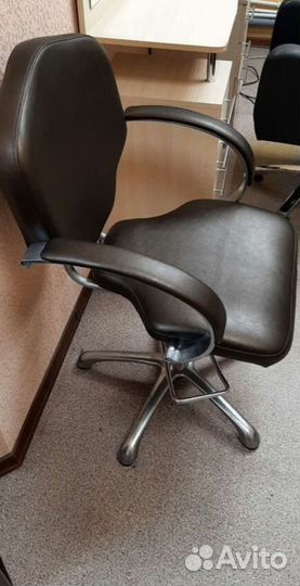 Парикмахерское кресло бу