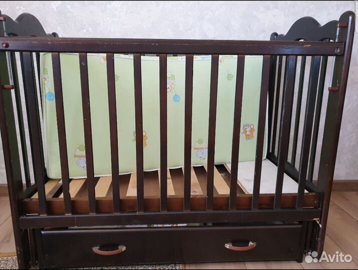 Детская кроватка