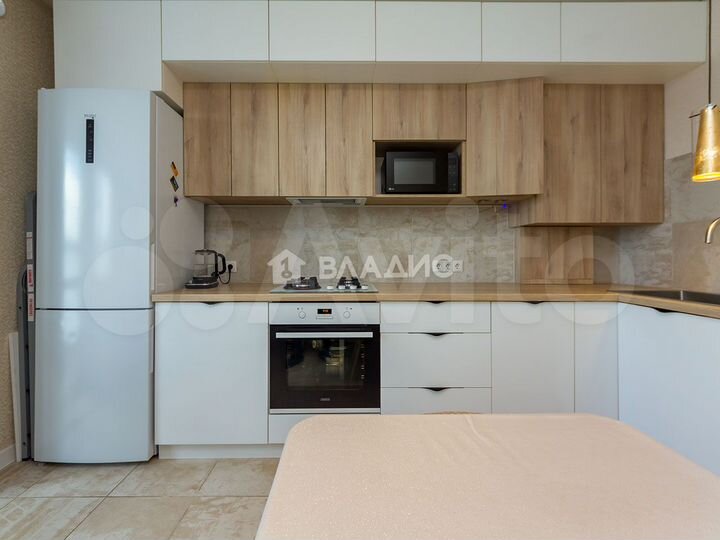 2-к. квартира, 65 м², 4/4 эт.