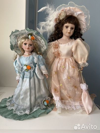 Кукла фарфоровая