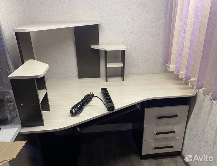 Компьютерный стол «Каспер»