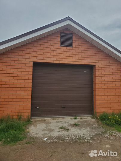 Секционные ворота