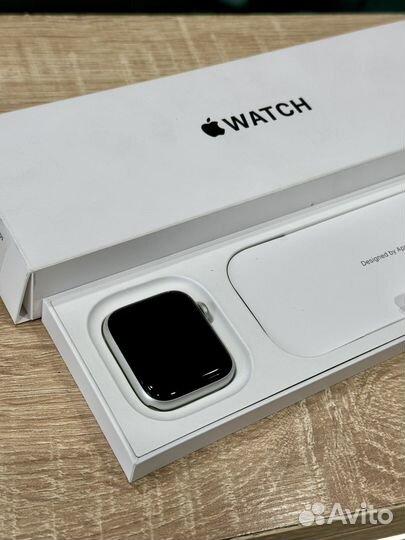 Apple Watch SE2 44mm
