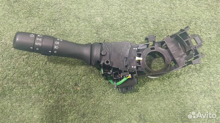 Подрулевой переключатель поворотов Toyota Verso R