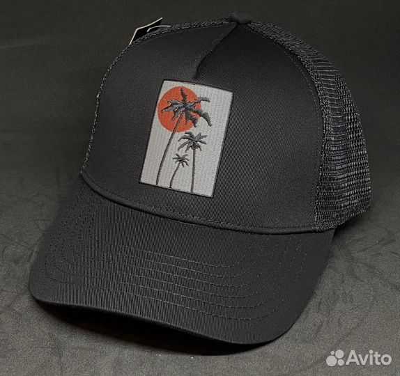 Бейсболка с сеткой