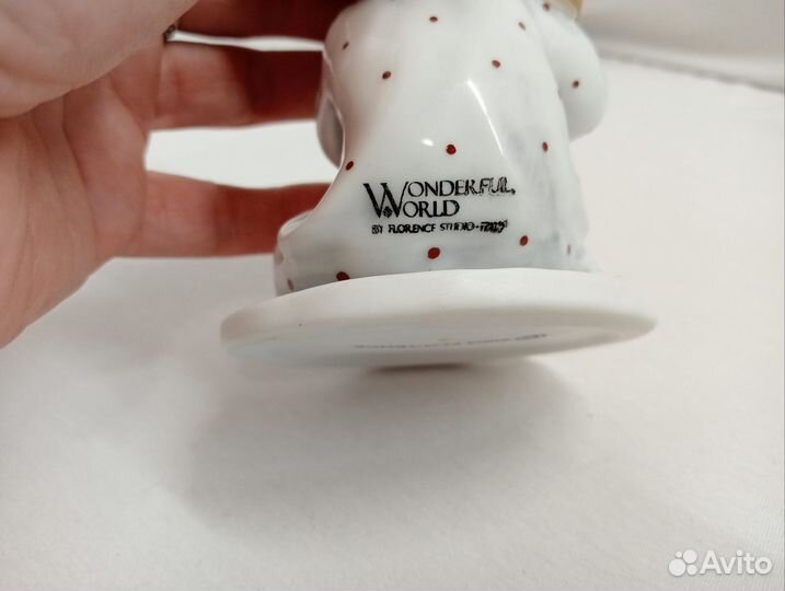 Статуэтка фарфоровая 