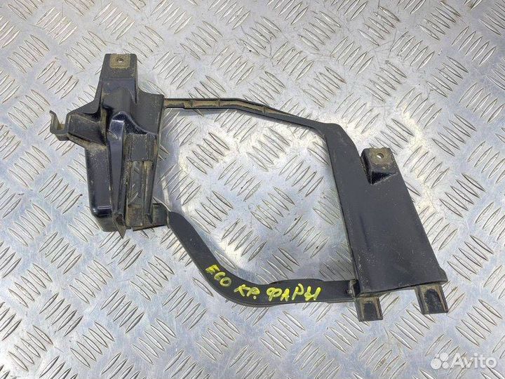 Кронштейн крепления фары правый Bmw 5 Е60 N52B30