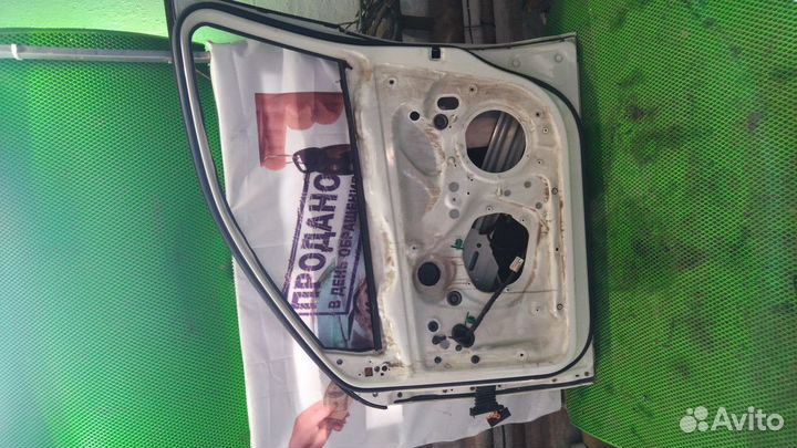 Передняя правая дверь Jetta 5