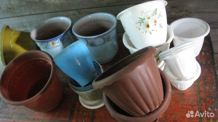 Горшки,вазы,цветы в горшках и искуственные