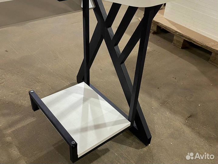 Компьютерный стол белый