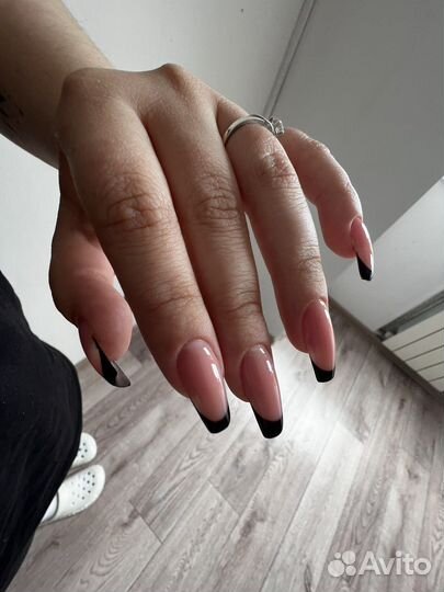 Маникюр/педикюр в студии