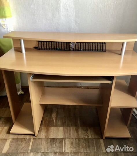 Компьютерный стол IKEA