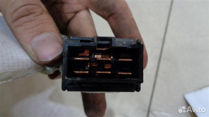 Кнопка обогрева сидений Mitsubishi Pajero, Monter