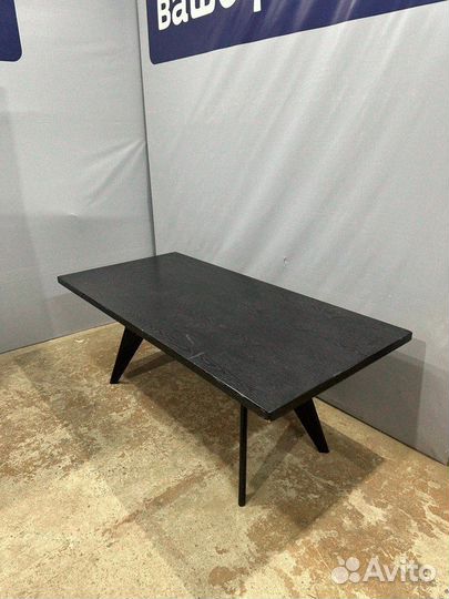 Стол для перговоров