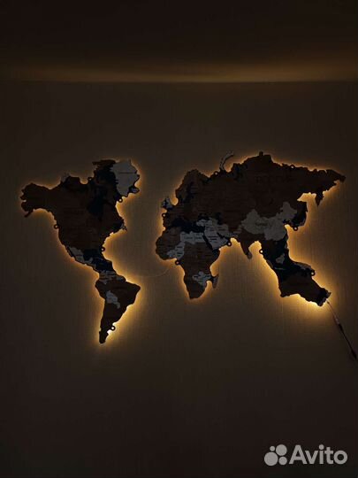 Деревянная карта мира с подсветкой