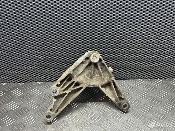 Кронштейн кпп Chevrolet Cruze J300
