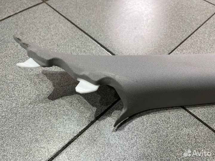 Обшивка стойки кузова передняя правая Toyota Camry