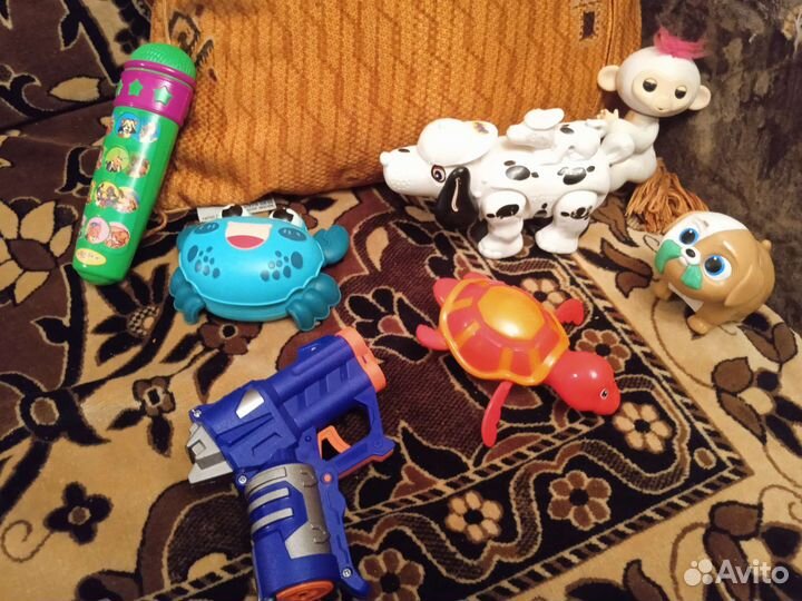 Электронные и заводные игрушки. Игрушка Ferby