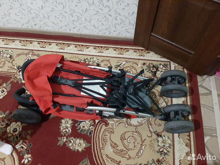Прогулочная коляска чико