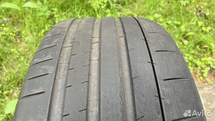 Michelin Pilot Super Sport 265/40 R19