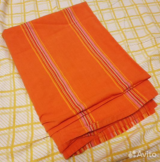 Скатерть оранжевая 130х130 см