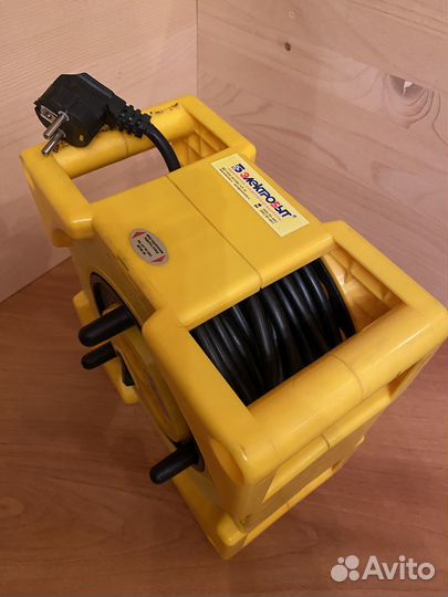 Удлинитель на катушке в корпусе, 28 м