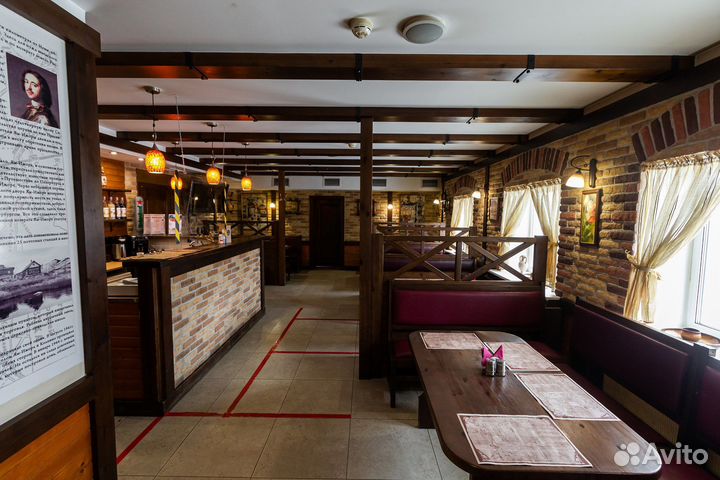 Бармен официант