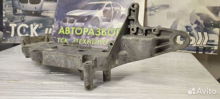 Кронштейн генератора Volvo S80