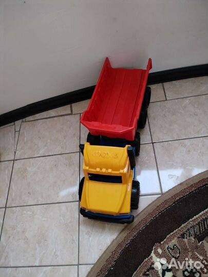 Игрушка грузовик
