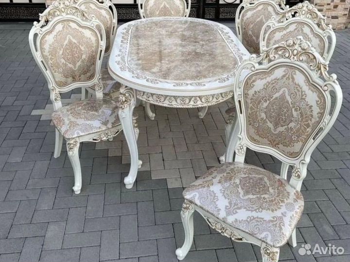 Столы и стулья