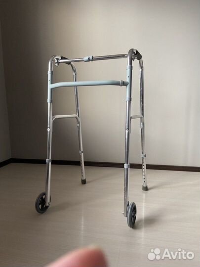 Ходунки для инвалидов