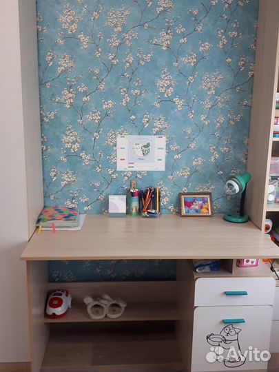 Детский письменный стол
