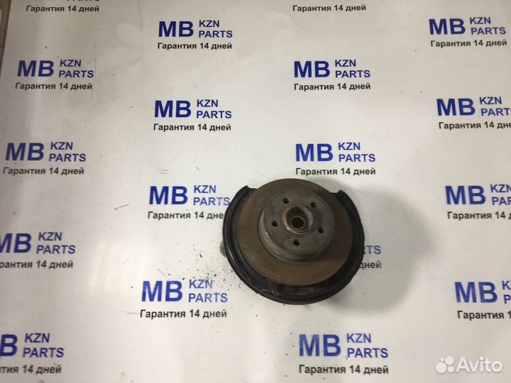 Кулак задний Mercedes w204 w207 01006