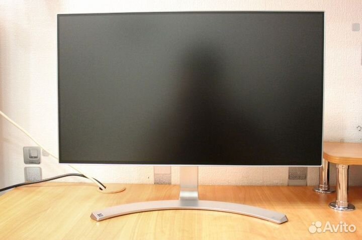 Монитор LG 24 с динамиками