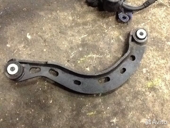 Рычаг задний подвески верхний на Ауди А6 С6 4F